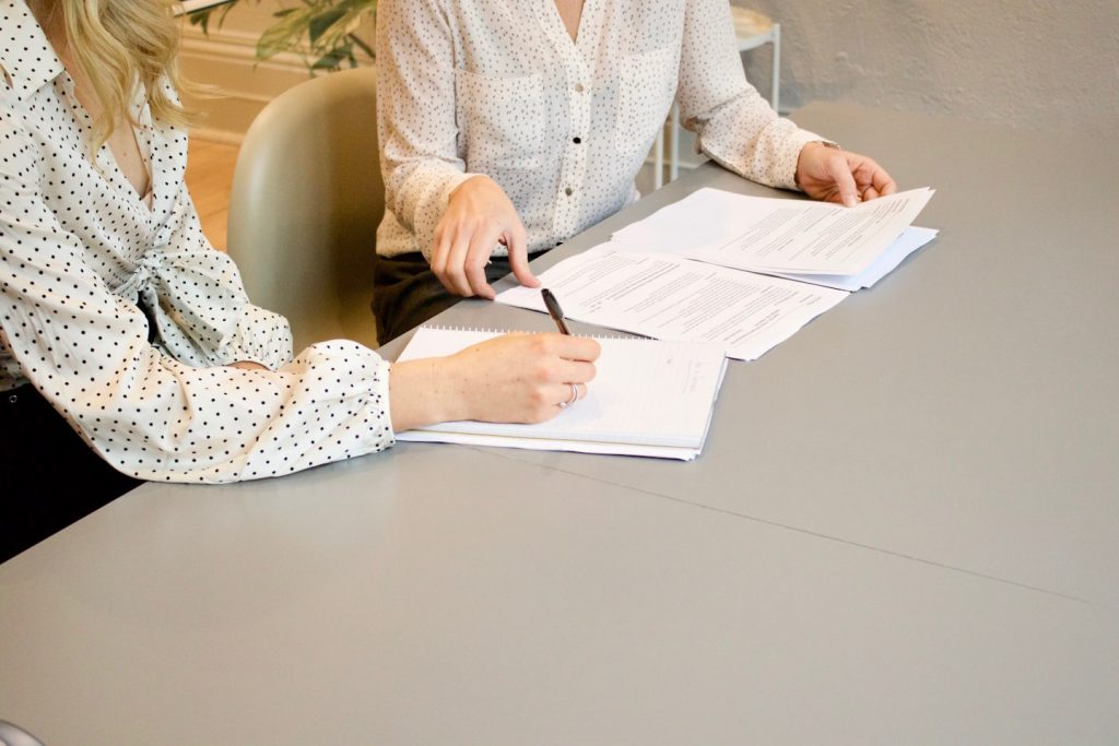 EM-Rente

= Rente wegen teilweiser/vollständiger Erwerbs-minderung"

Sie spüren, dass Sie nicht mehr so leistungsfähig auf Ihrer Arbeit sind? 

Sie fragen sich, ob es überhaupt eine Arbeit gibt, die Sie durchgehend ausüben könnten?

Haben Sie schon einmal daran gedacht, Ihre Stunden zu reduzieren?